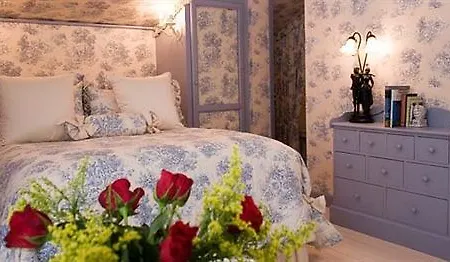 Chateau Les Charmettes Hotel