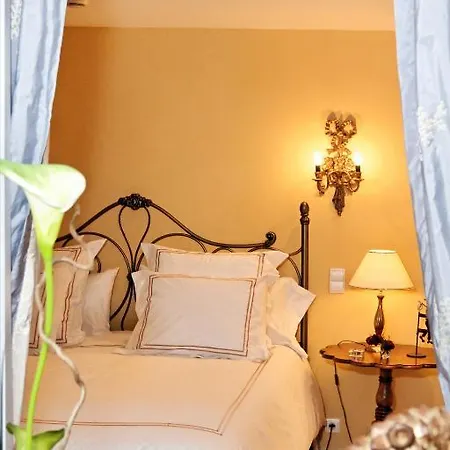 Hotel Chateau Les Charmettes Auch